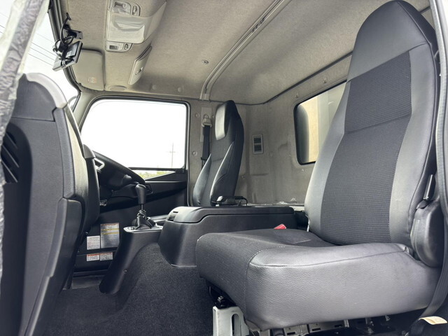 三菱ふそうファイターアルミウイング中型（4t）[写真29]