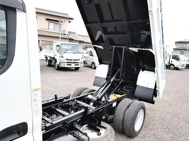 三菱ふそうキャンターダンプ小型（2t・3t）[写真11]