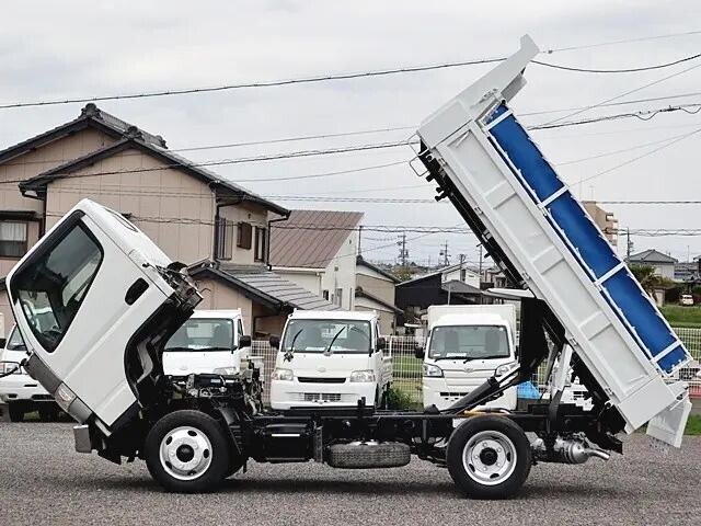 三菱ふそうキャンターダンプ小型（2t・3t）[写真12]