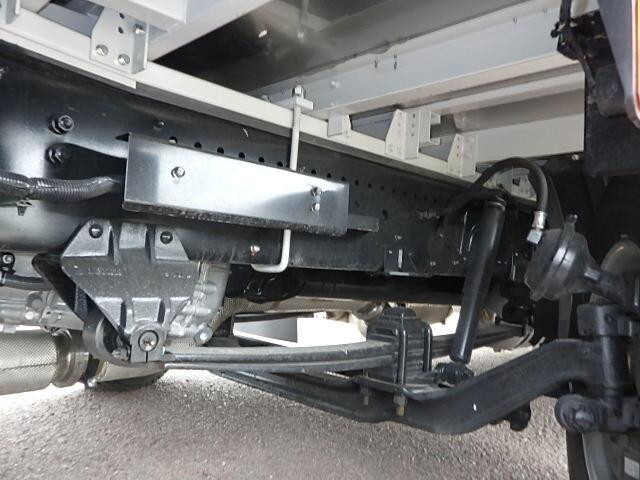 三菱ふそうスーパーグレートアルミウイング大型（10t）[写真15]