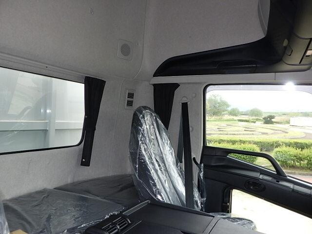 三菱ふそうスーパーグレートアルミウイング大型（10t）[写真23]