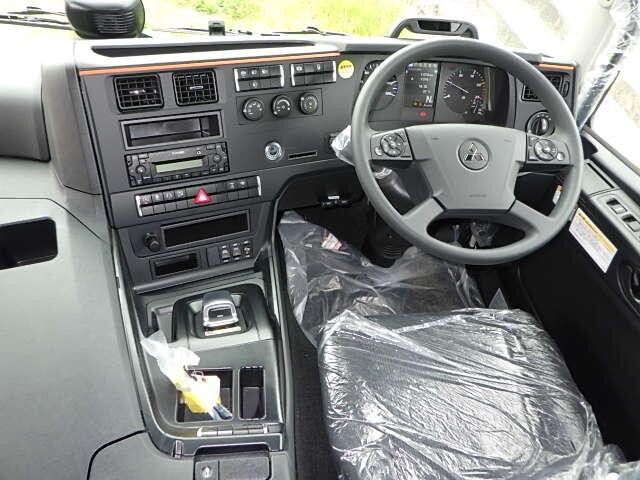 三菱ふそうスーパーグレートアルミウイング大型（10t）[写真24]