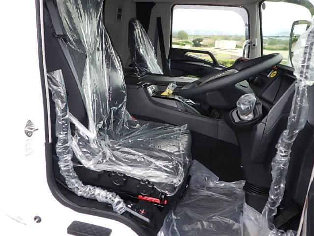 三菱ふそうスーパーグレートアルミウイング大型（10t）[写真25]