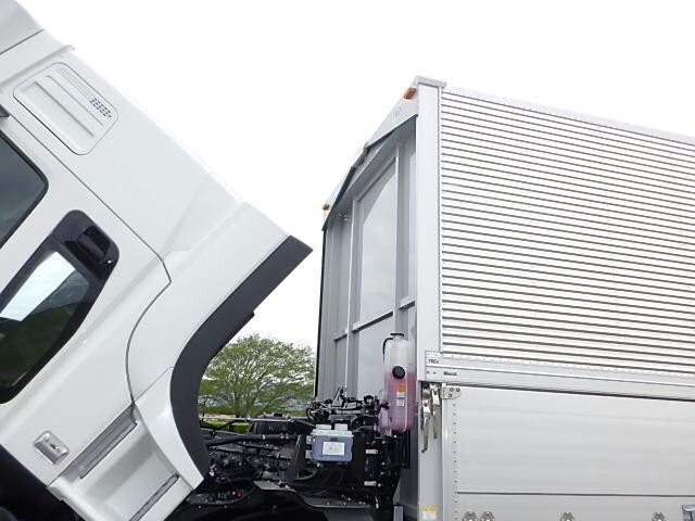 三菱ふそうスーパーグレートアルミウイング大型（10t）[写真26]