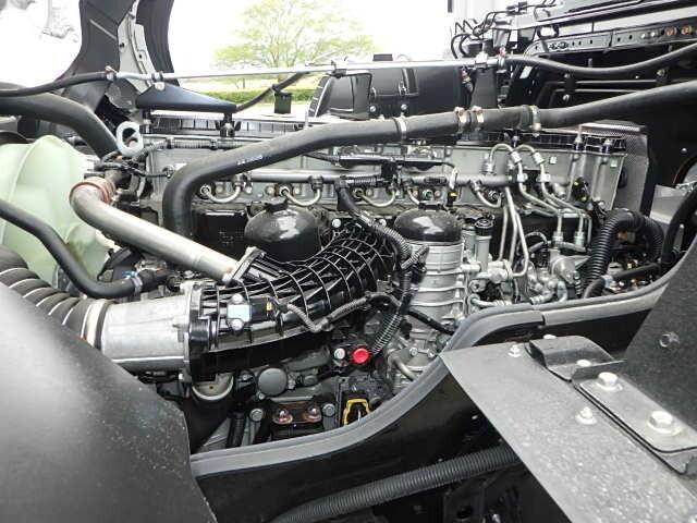 三菱ふそうスーパーグレートアルミウイング大型（10t）[写真29]