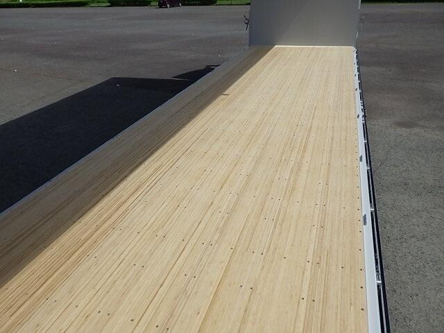 三菱ふそうスーパーグレートアルミウイング大型（10t）[写真07]