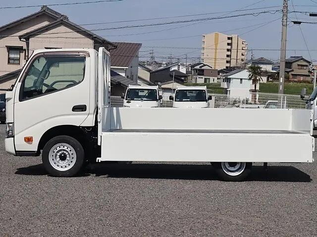 トヨタトヨエース平ボディ小型（2t・3t）[写真12]
