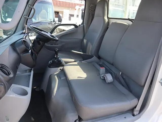 トヨタトヨエース平ボディ小型（2t・3t）[写真30]