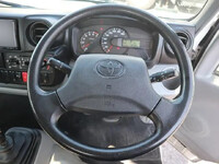 トヨタトヨエース平ボディ小型（2t・3t）[写真32]