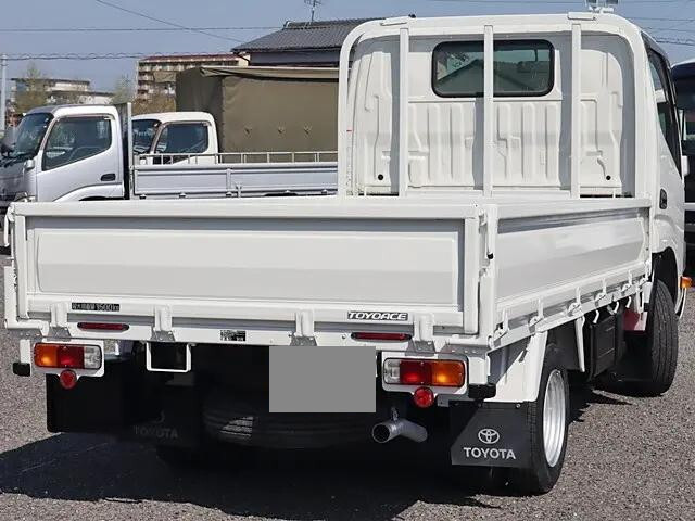 トヨタトヨエース平ボディ小型（2t・3t）[写真04]