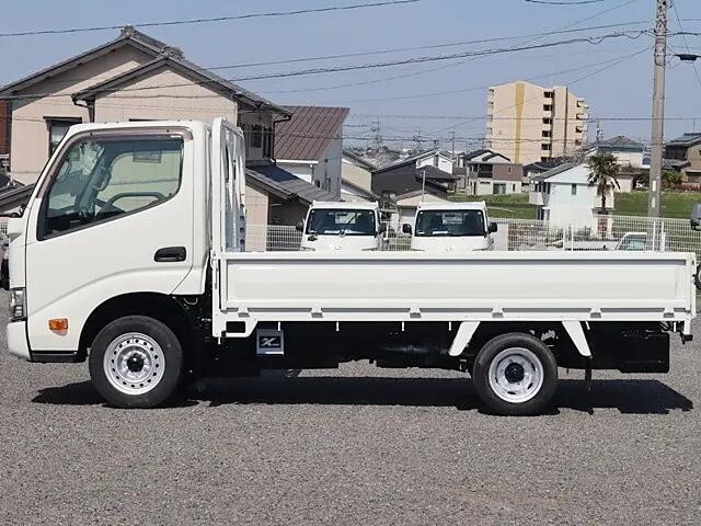 トヨタトヨエース平ボディ小型（2t・3t）[写真08]