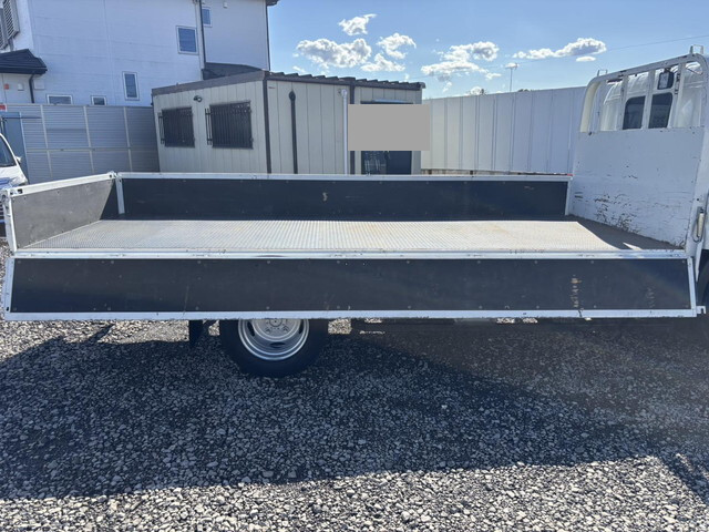 日野デュトロ平ボディ小型（2t・3t）[写真10]