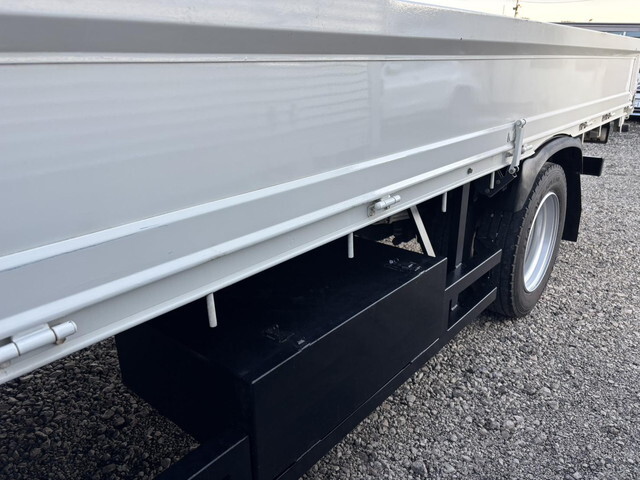 日野デュトロ平ボディ小型（2t・3t）[写真12]