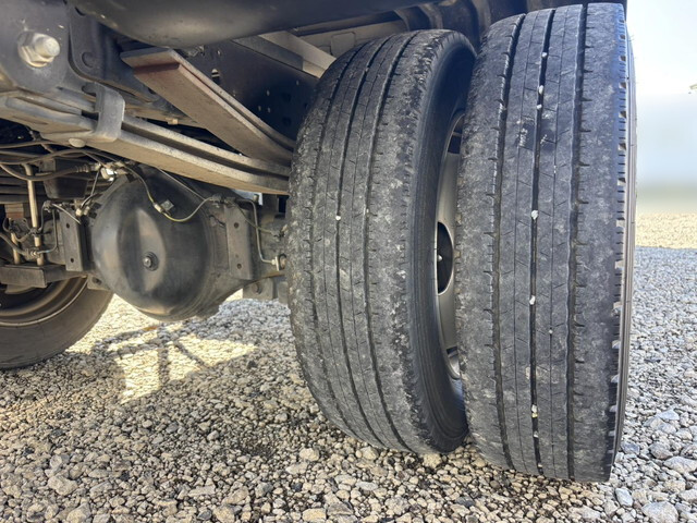 日野デュトロ平ボディ小型（2t・3t）[写真21]