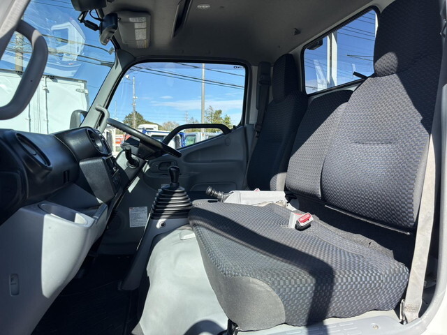 日野デュトロ平ボディ小型（2t・3t）[写真26]