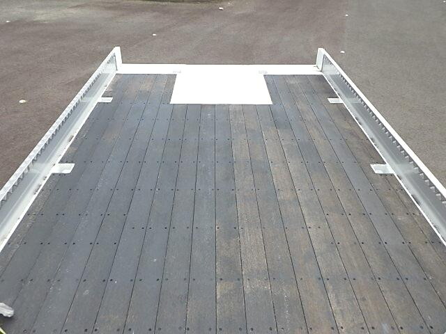 日野レンジャーセルフクレーン4段増トン（6t・8t）[写真12]