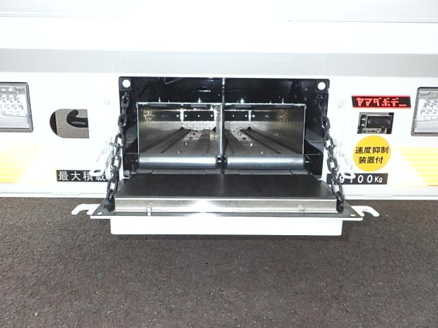 日野レンジャーセルフクレーン4段増トン（6t・8t）[写真15]