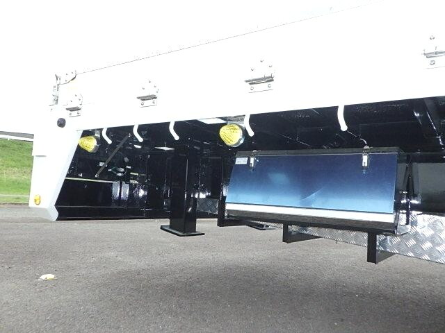 日野レンジャーセルフクレーン4段増トン（6t・8t）[写真16]