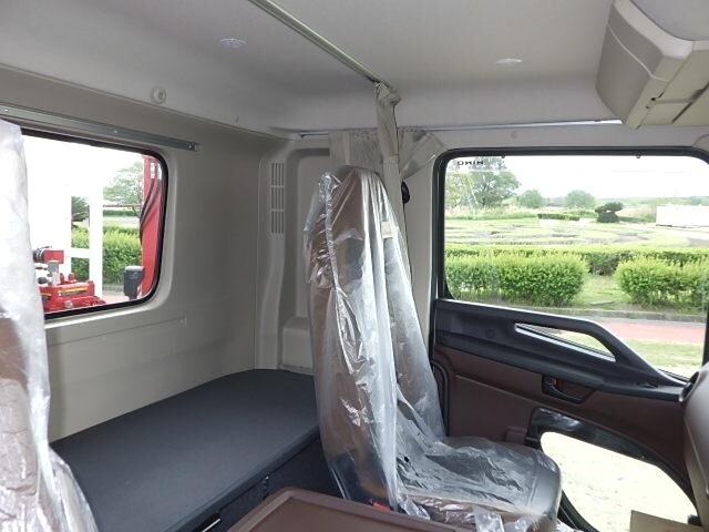 日野レンジャーセルフクレーン4段増トン（6t・8t）[写真25]