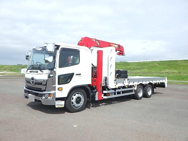 日野レンジャーセルフクレーン4段増トン（6t・8t）[写真03]