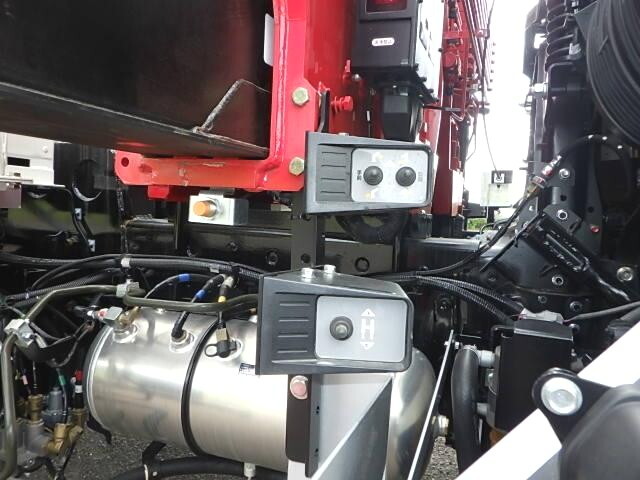 日野レンジャーセルフクレーン4段増トン（6t・8t）[写真09]