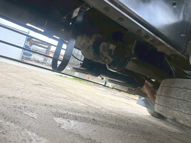 いすゞギガ深ダンプ（土砂禁ダンプ）大型（10t）[写真10]