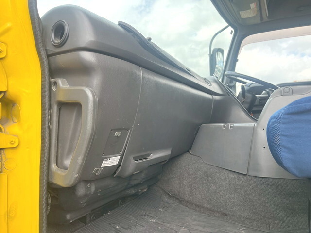 いすゞギガ深ダンプ（土砂禁ダンプ）大型（10t）[写真14]