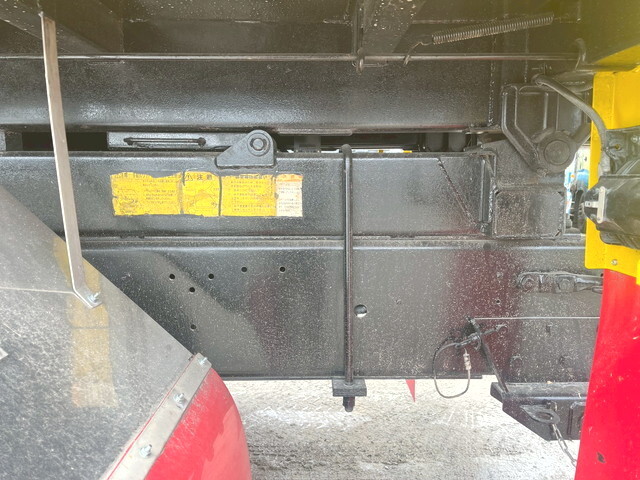 いすゞギガ深ダンプ（土砂禁ダンプ）大型（10t）[写真15]