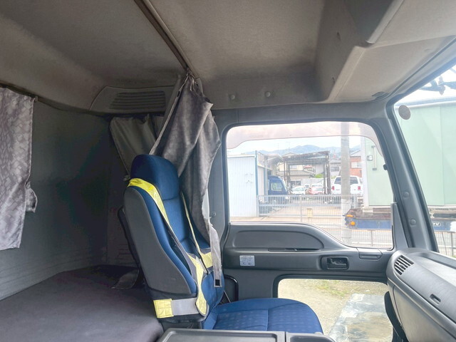 いすゞギガ深ダンプ（土砂禁ダンプ）大型（10t）[写真31]