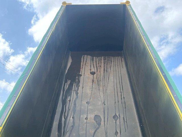 いすゞギガ深ダンプ（土砂禁ダンプ）大型（10t）[写真33]