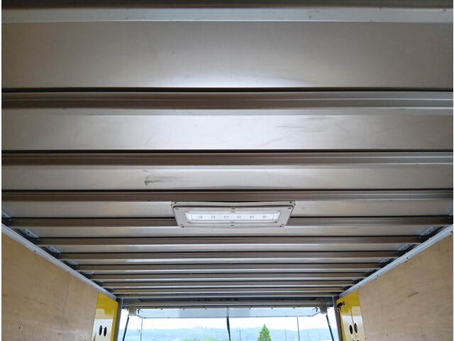 いすゞエルフアルミバン小型（2t・3t）[写真18]