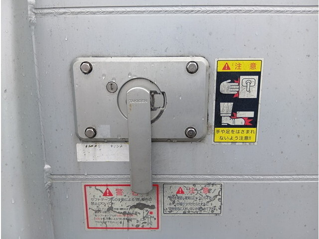 いすゞエルフアルミバン小型（2t・3t）[写真19]