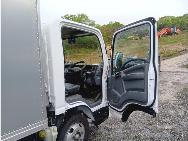 いすゞエルフアルミバン小型（2t・3t）[写真20]