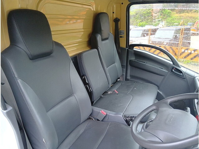 いすゞエルフアルミバン小型（2t・3t）[写真21]