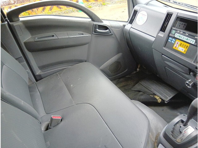 いすゞエルフアルミバン小型（2t・3t）[写真28]