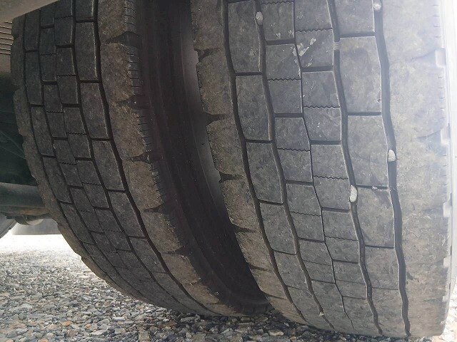 三菱ふそうスーパーグレートトレーラーヘッド（トラクターヘッド）大型（10t）[写真36]