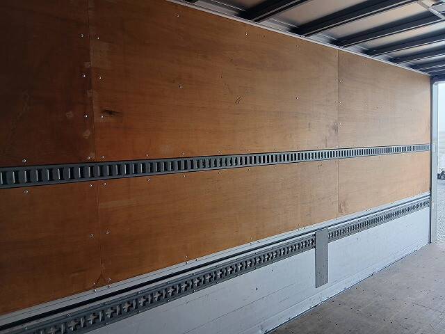 日野レンジャーアルミウイング中型（4t）[写真12]