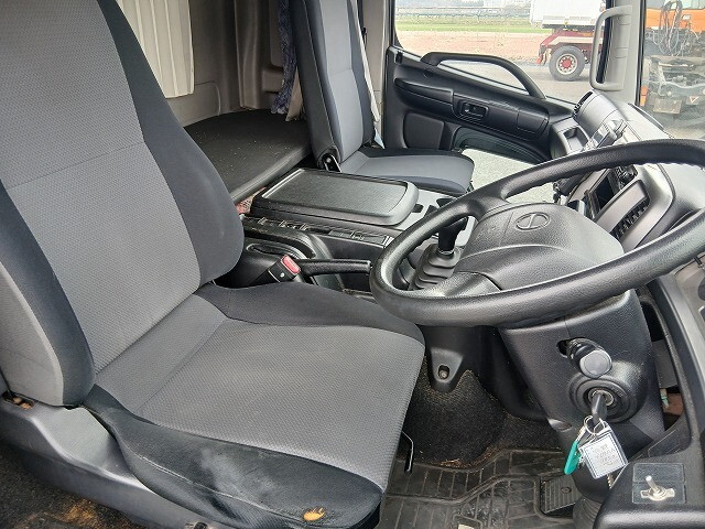 日野レンジャーアルミウイング中型（4t）[写真17]