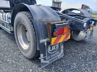 UDトラックスクオントレーラーヘッド（トラクターヘッド）大型（10t）[写真12]