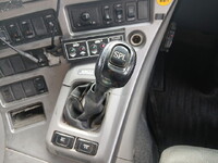 UDトラックスクオントレーラーヘッド（トラクターヘッド）大型（10t）[写真18]