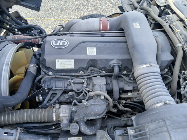 UDトラックスクオントレーラーヘッド（トラクターヘッド）大型（10t）[写真22]