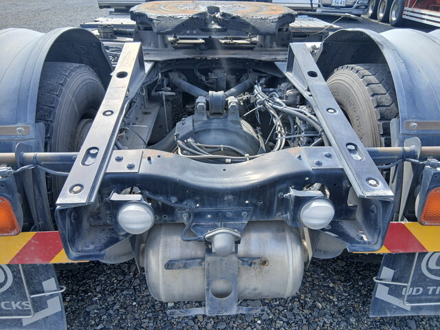 UDトラックスクオントレーラーヘッド（トラクターヘッド）大型（10t）[写真27]