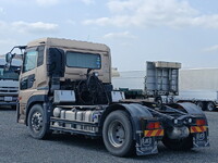 UDトラックスクオントレーラーヘッド（トラクターヘッド）大型（10t）[写真02]