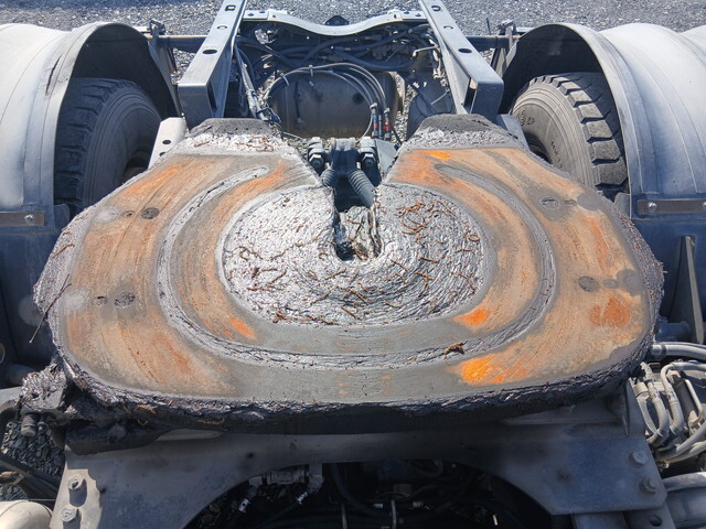 UDトラックスクオントレーラーヘッド（トラクターヘッド）大型（10t）[写真36]