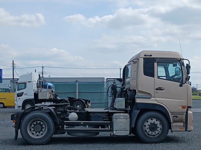 UDトラックスクオントレーラーヘッド（トラクターヘッド）大型（10t）[写真05]