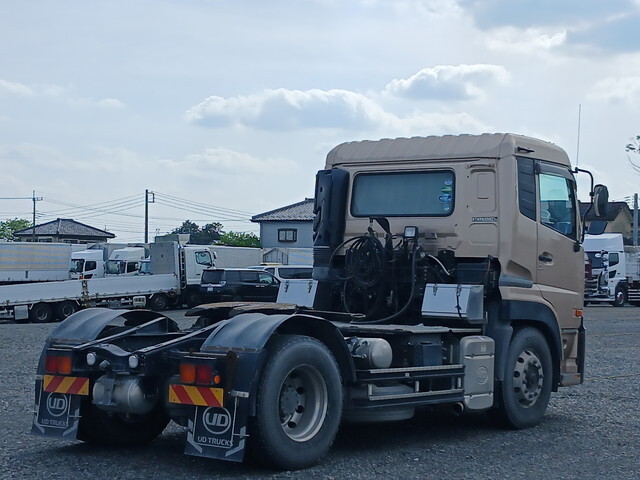 UDトラックスクオントレーラーヘッド（トラクターヘッド）大型（10t）[写真06]