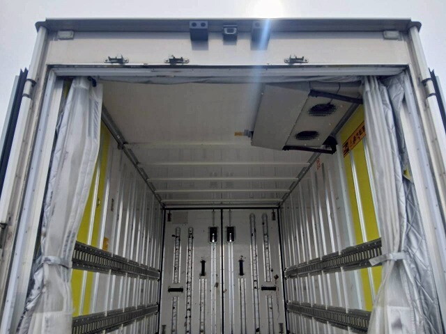 日野デュトロ冷凍車（冷蔵車）小型（2t・3t）[写真11]