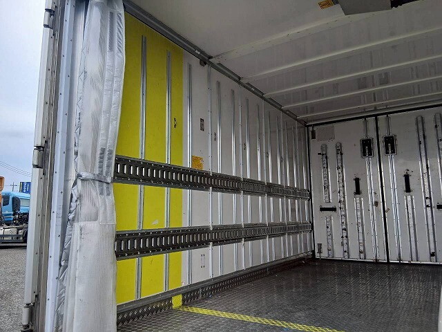 日野デュトロ冷凍車（冷蔵車）小型（2t・3t）[写真13]