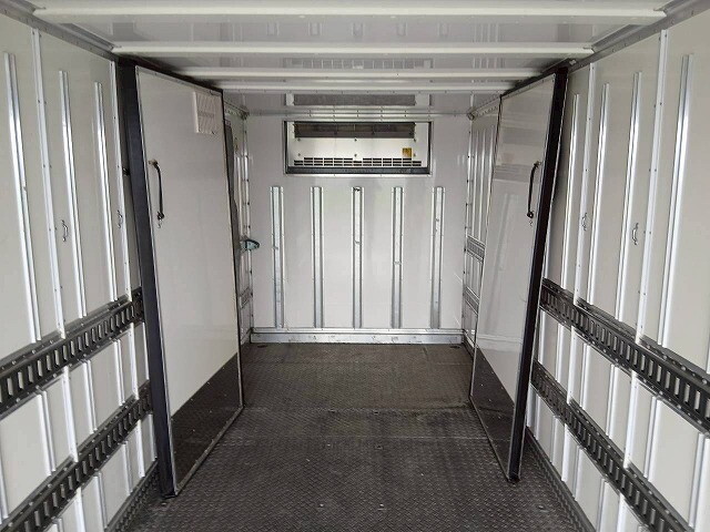 日野デュトロ冷凍車（冷蔵車）小型（2t・3t）[写真15]