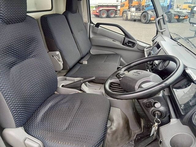 日野デュトロ冷凍車（冷蔵車）小型（2t・3t）[写真19]